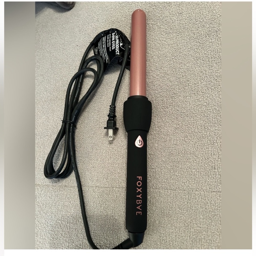 NWOB-FoxyBae 25mm Rose Gold Curling Wand